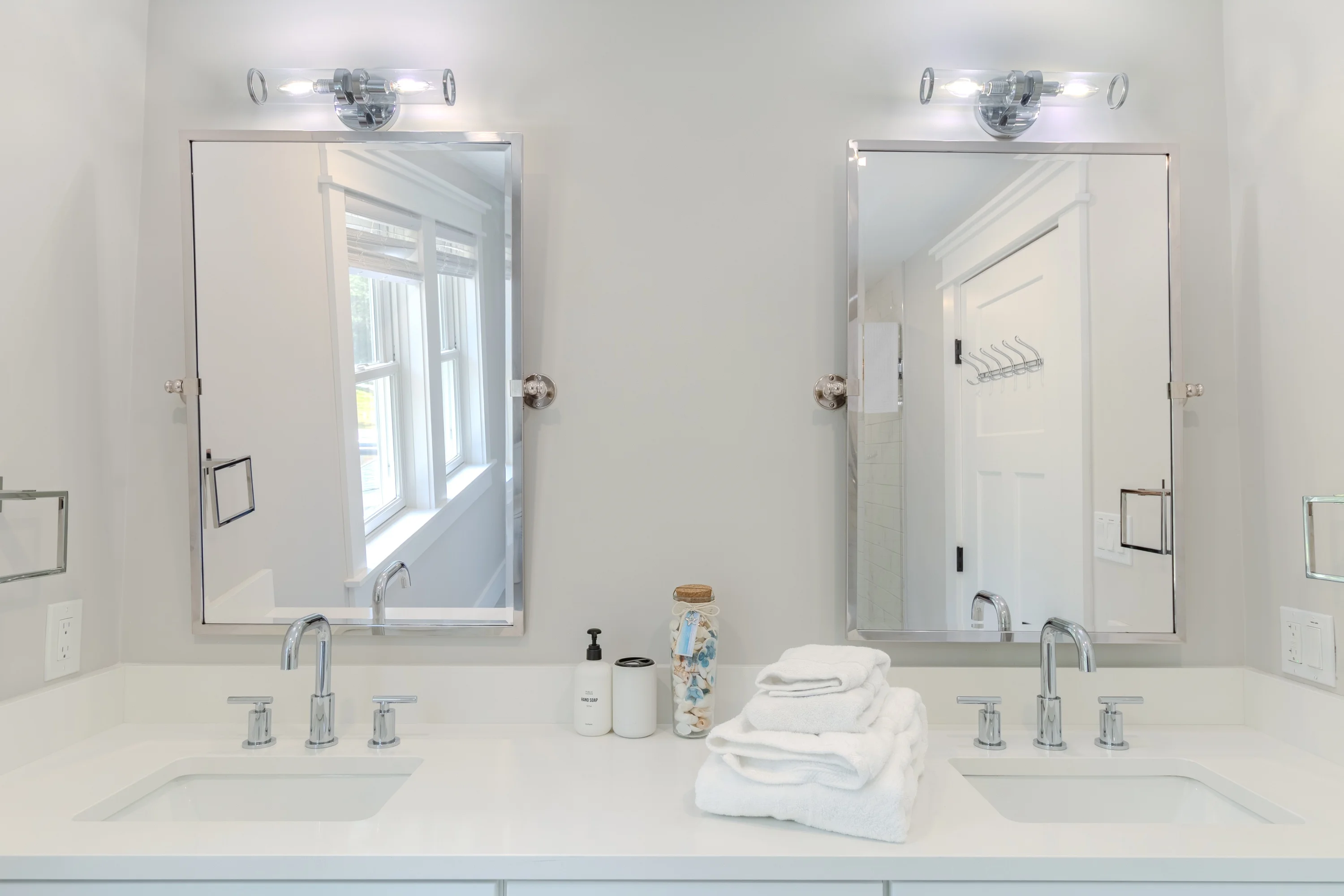King Suite vanity