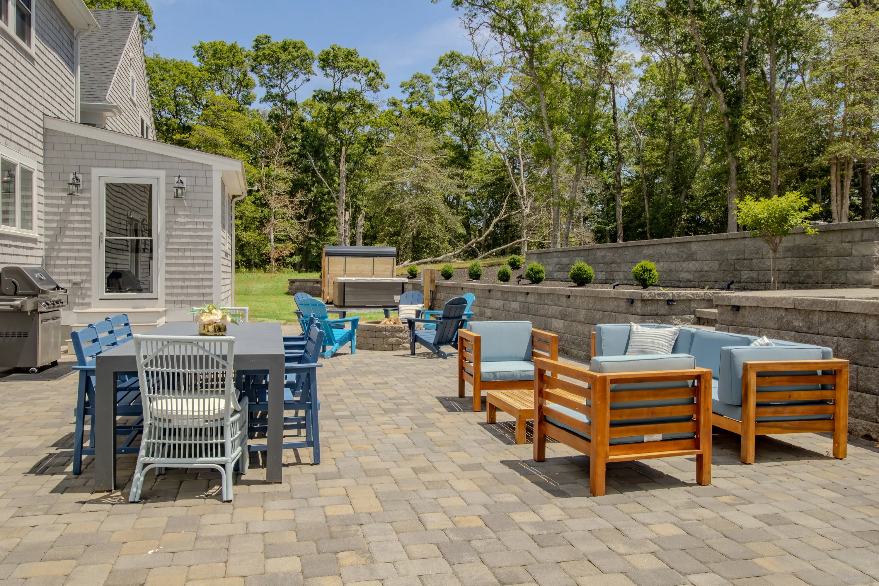 Patio dining & grill